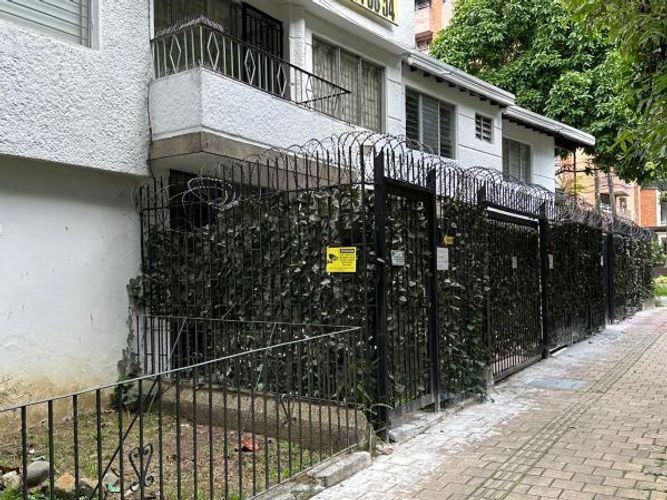 Casa de 8 alcobas en venta en Belen Alameda, Medellín, 237 m² · foto 9 de 9