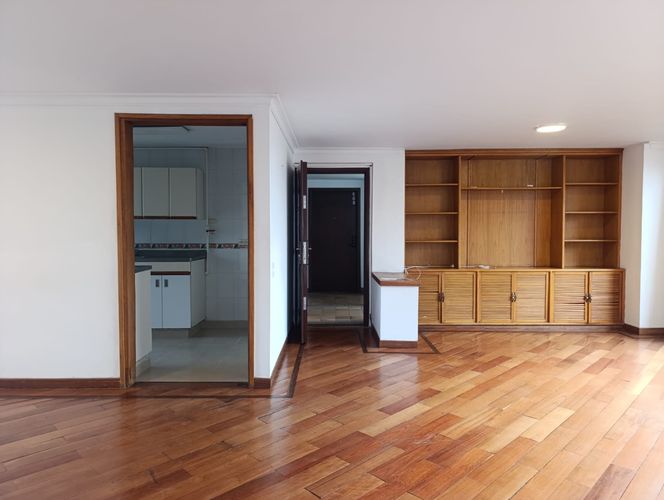 Apartamento de 3 alcobas en arriendo en El Poblado, Medellín, 123 m² · foto 2 de 17