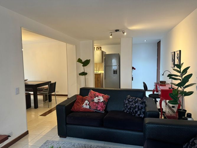 Apartamento de 2 alcobas en arriendo en El Poblado, Medellín, 72 m² · foto 3 de 15
