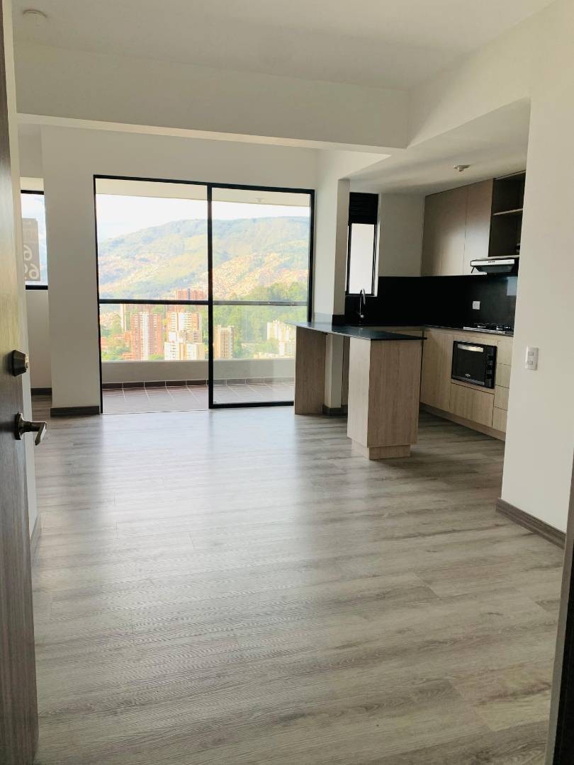 Apartamento en arriendo en Las Palmas, Medellín · foto 4 de 14
