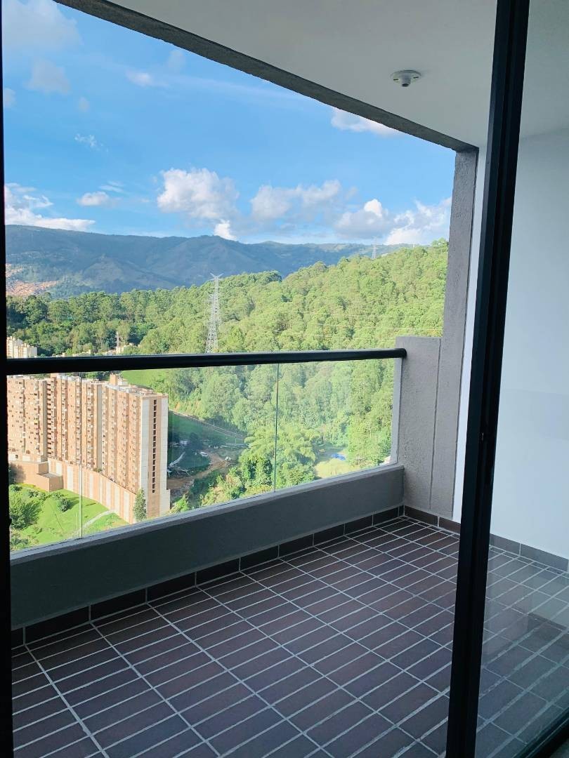 Apartamento en arriendo en Las Palmas, Medellín · foto 12 de 14