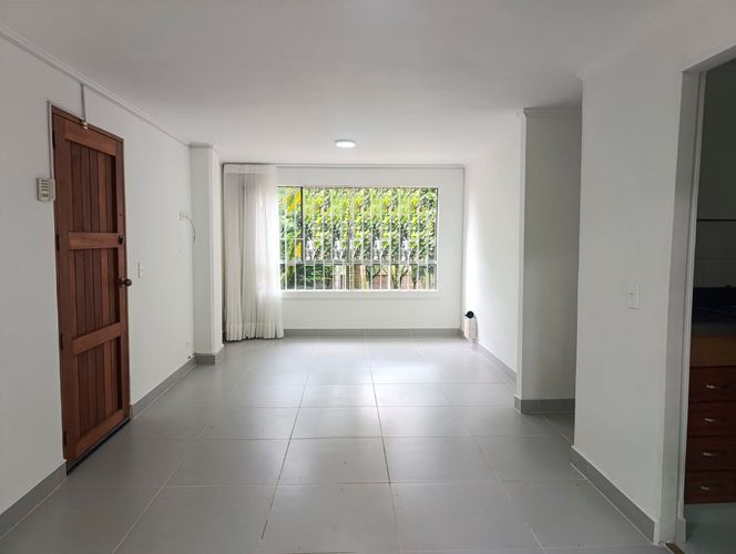 Apartamento de 3 alcobas en venta en El Poblado, Medellín, 90 m² · foto 3 de 14