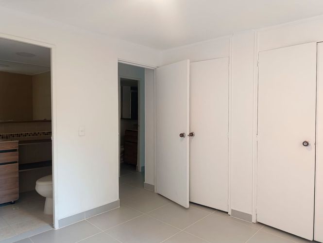 Apartamento de 3 alcobas en venta en El Poblado, Medellín, 90 m² · foto 12 de 14