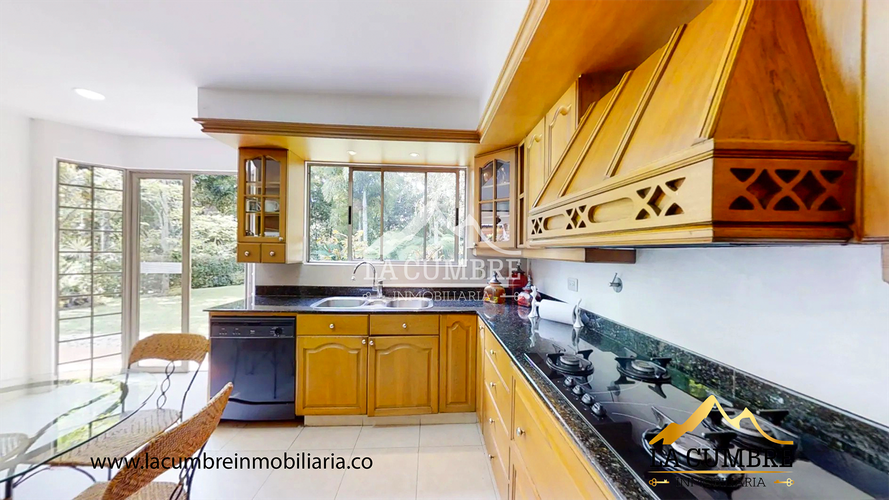 Casa de 3 alcobas en venta en La Calera, Medellín, 350 m² · foto 7 de 16