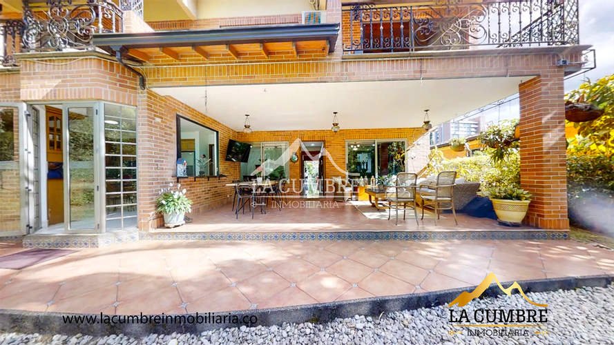 Casa de 3 alcobas en venta en La Calera, Medellín, 350 m² · foto 9 de 16