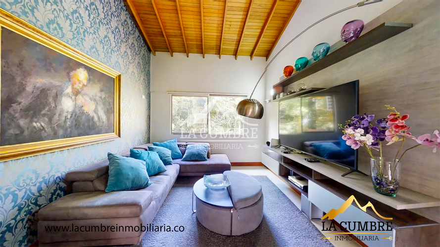 Casa de 3 alcobas en venta en La Calera, Medellín, 350 m² · foto 12 de 16