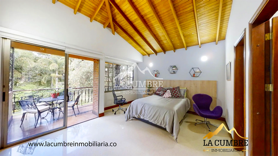Casa de 3 alcobas en venta en La Calera, Medellín, 350 m² · foto 13 de 16