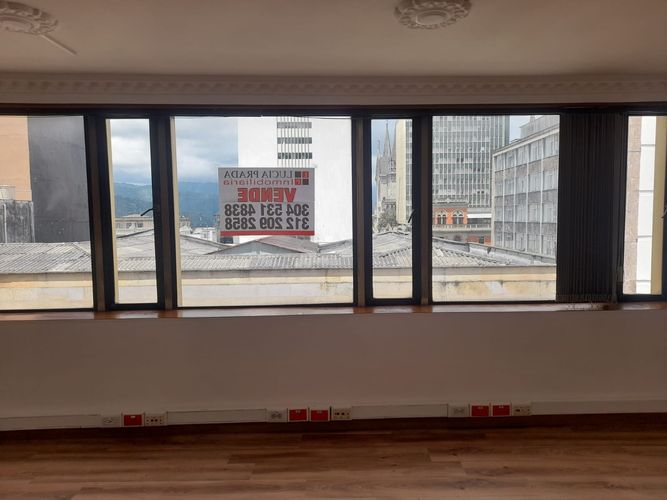 Oficina en venta en El Centro, Manizales, 32 m² · foto 3 de 11