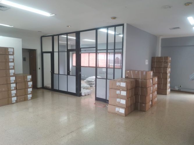 Bodega en arriendo en Cristo Rey, Medellín, 225 m² · foto 4 de 16