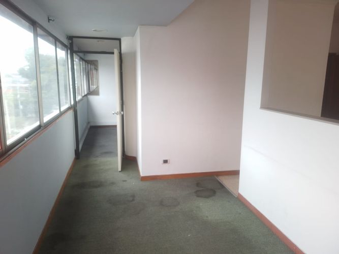 Bodega en arriendo en Cristo Rey, Medellín, 225 m² · foto 9 de 16