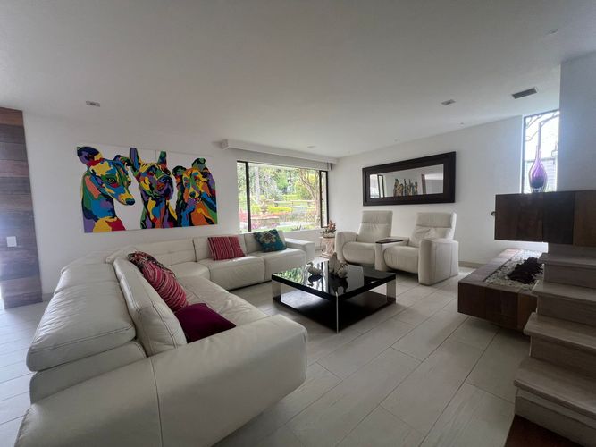 Casa de 3 alcobas en venta en El Diamante No. 2, Medellín, 538 m² · foto 2 de 14