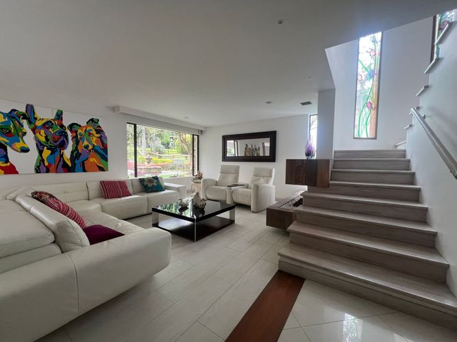 Casa de 3 alcobas en venta en El Diamante No. 2, Medellín, 538 m² · foto 4 de 14