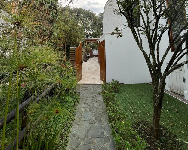 Casa de 3 alcobas en venta en El Diamante No. 2, Medellín, 538 m² · foto 13 de 14
