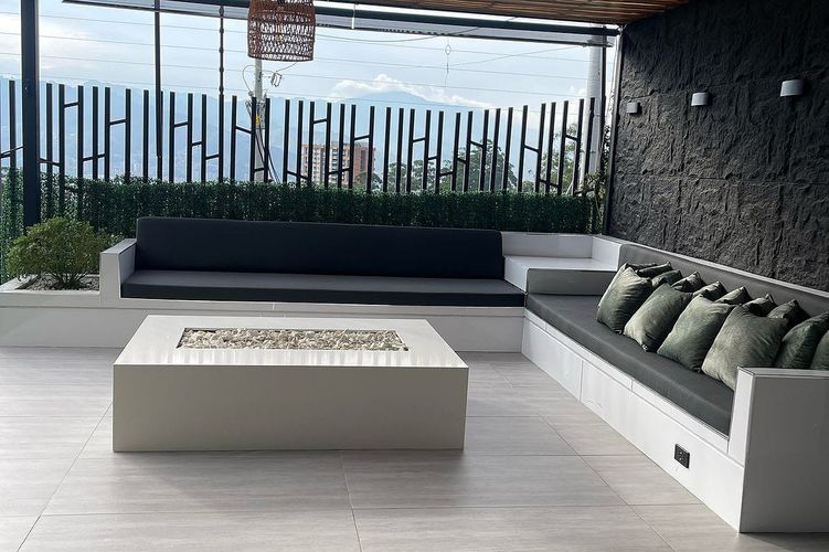 Casa de 4 alcobas en venta en Loma El Atravesado, Envigado, 350 m² · foto 9 de 10