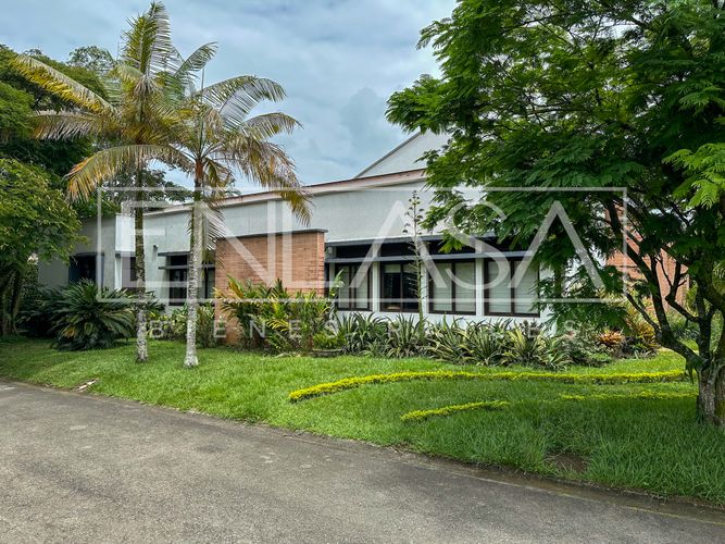 Casa de 4 alcobas en venta en Pance, Cali, 370 m² · foto 3 de 24