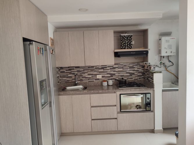 Apartamento de 3 alcobas en venta en Las Cometas, Envigado, 94 m² · foto 3 de 24