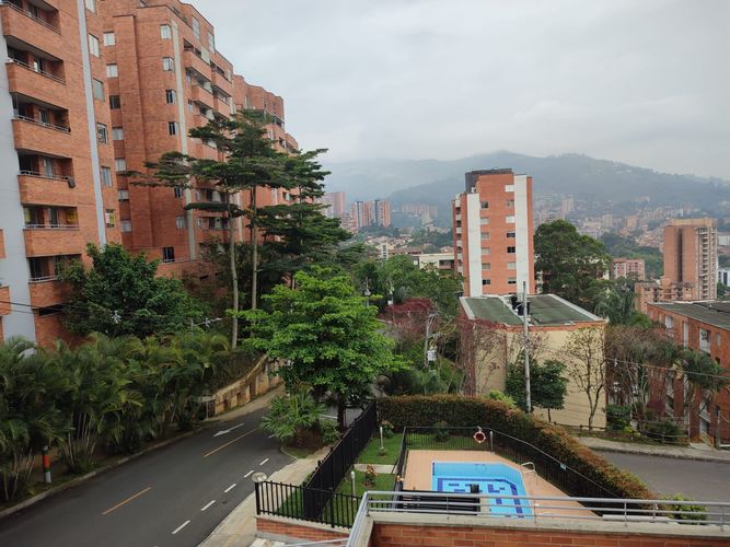 Apartamento de 3 alcobas en venta en Las Cometas, Envigado, 94 m² · foto 5 de 24