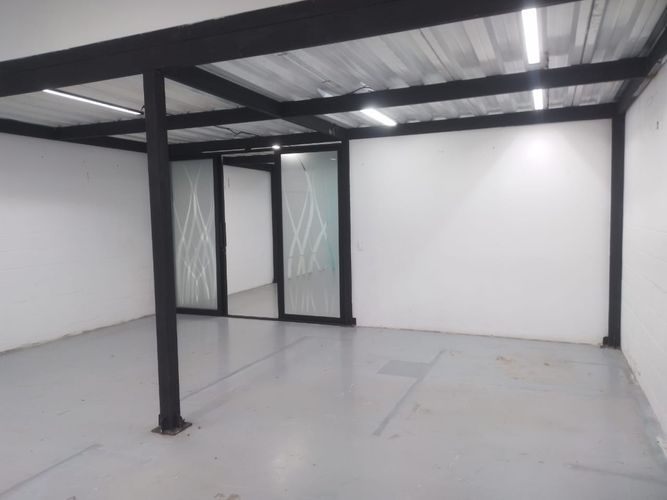 Bodega en arriendo en La Pradera, Envigado, 460 m² · foto 2 de 17