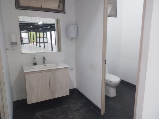 Bodega en arriendo en La Pradera, Envigado, 460 m² · foto 3 de 17