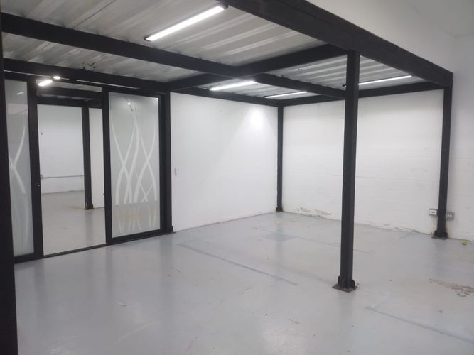 Bodega en arriendo en La Pradera, Envigado, 460 m² · foto 4 de 17