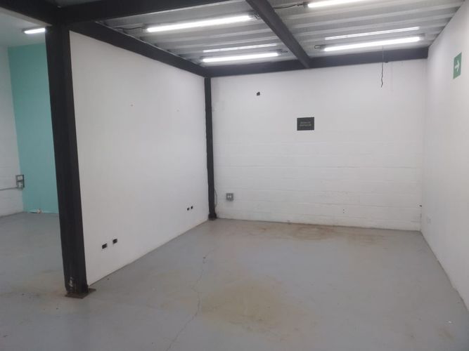 Bodega en arriendo en La Pradera, Envigado, 460 m² · foto 5 de 17