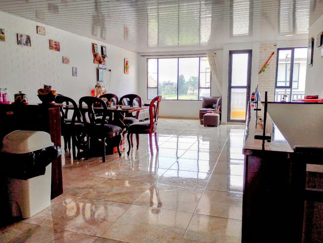 Casa de 6 alcobas en venta en La Punta, Funza, 330 m² · foto 2 de 24