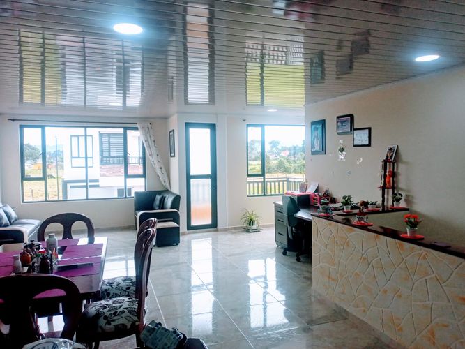 Casa de 6 alcobas en venta en La Punta, Funza, 330 m² · foto 3 de 24