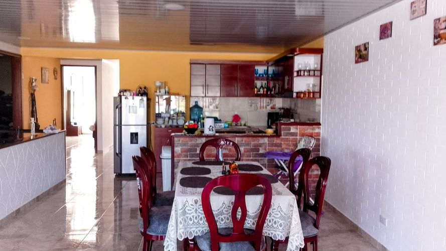 Casa de 6 alcobas en venta en La Punta, Funza, 330 m² · foto 4 de 24