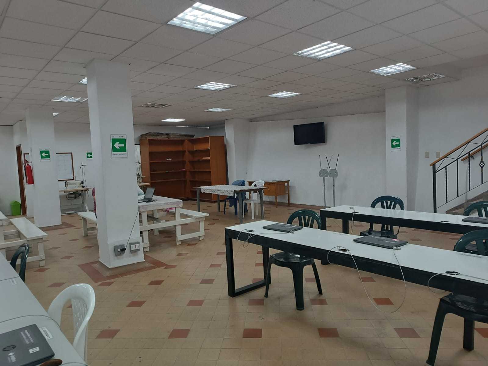 Edificio en  Arriendo en La candelaria, Medellín - Miniatura 2