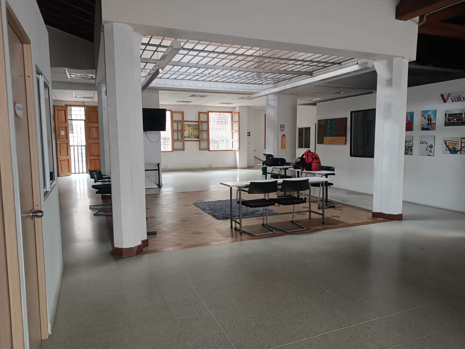 Edificio en  Arriendo en La candelaria, Medellín - Miniatura 3