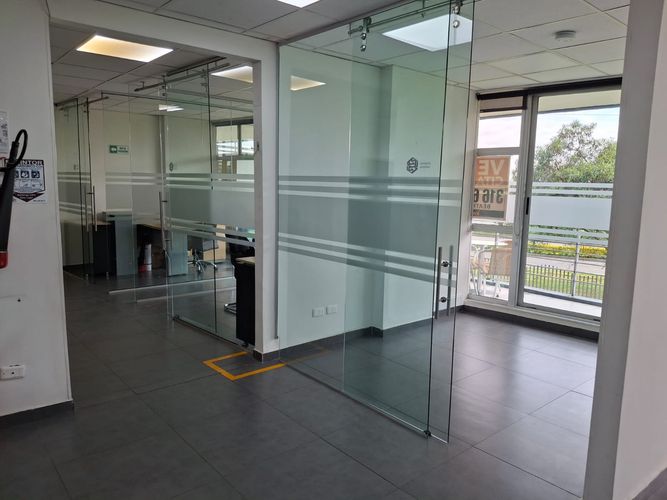 Oficina en venta en Siberia, Cota, 97 m² · foto 2 de 13