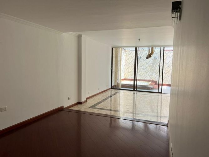 Casa en venta en Cedritos, Bogotá · foto 2 de 23