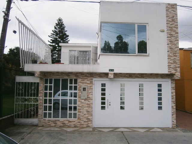 Casa en venta en Castilla, Bogotá · foto 2 de 24