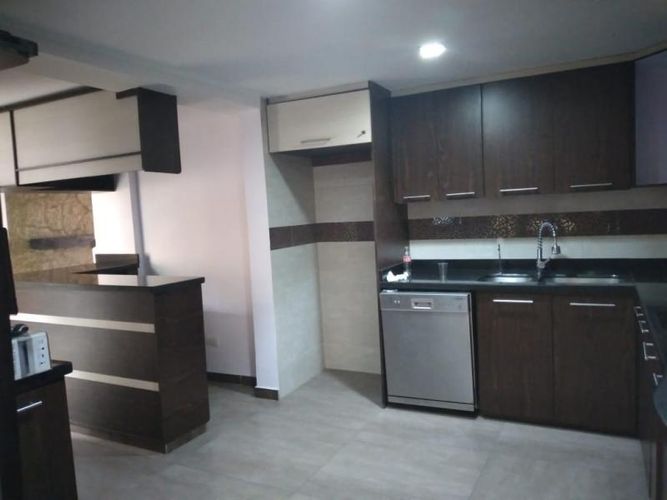 Casa de 7 alcobas en venta en Primavera Occidental - Puente Aranda, Bogotá, 224 m² · foto 9 de 24