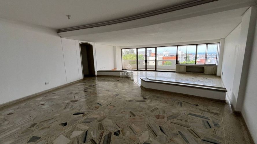 Apartamento de 3 alcobas en venta en Santa Monica, Cali, 177 m² · foto 3 de 24