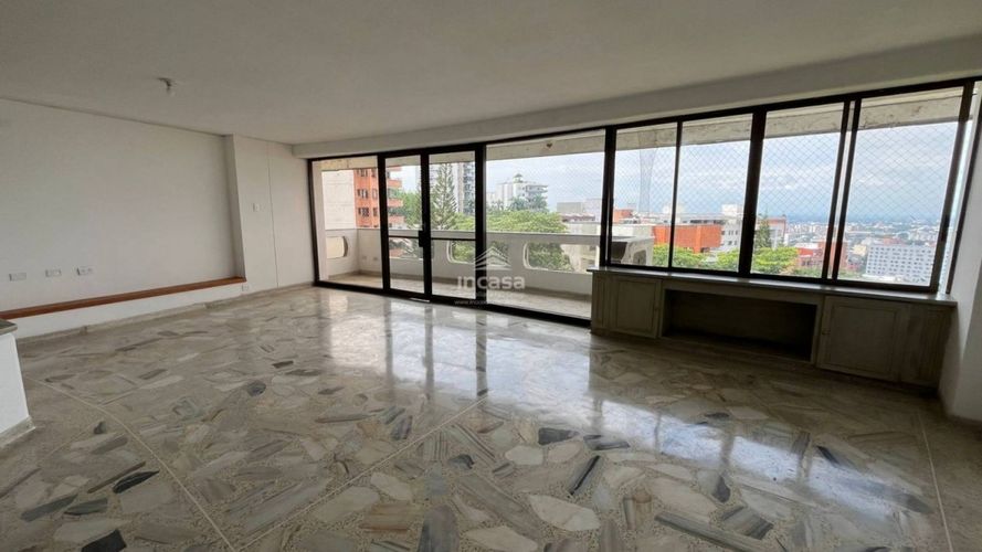 Apartamento de 3 alcobas en venta en Santa Monica, Cali, 177 m² · foto 2 de 24