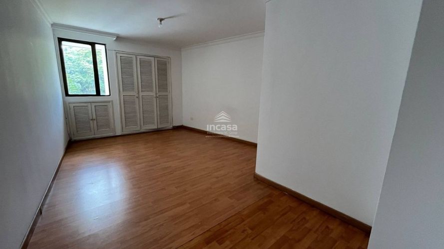 Apartamento de 3 alcobas en venta en Santa Monica, Cali, 177 m² · foto 9 de 24