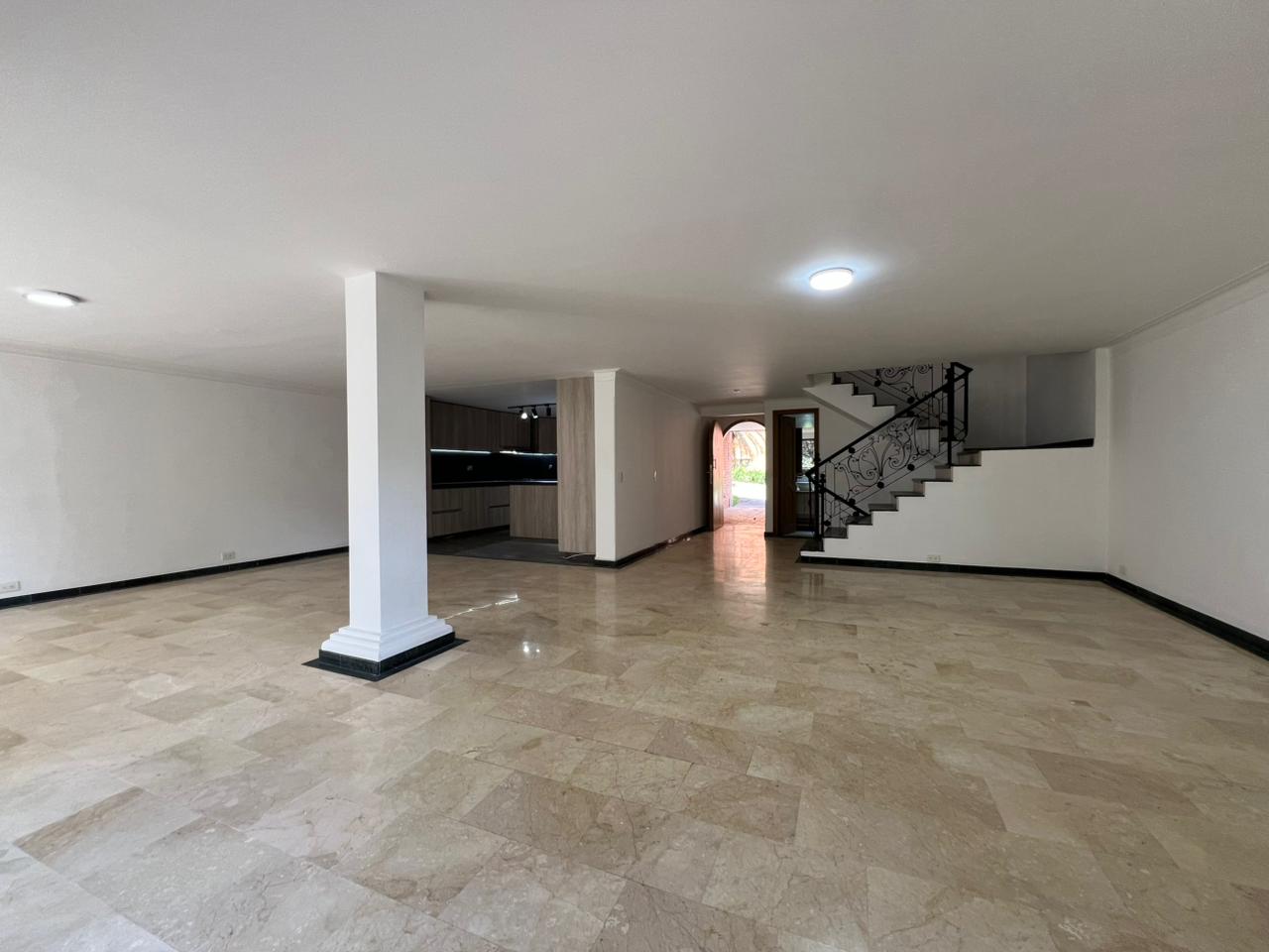 Casa en arriendo en El Poblado, Medellín · foto 4 de 20