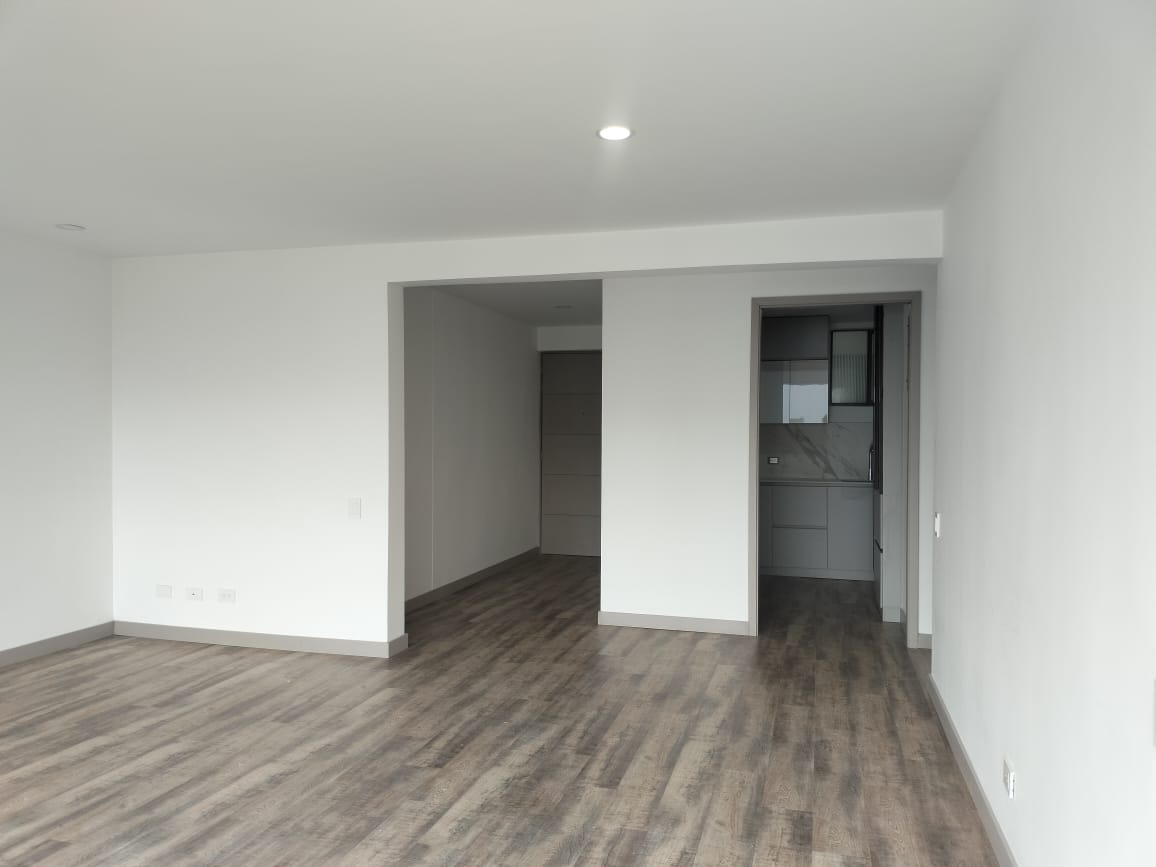 Apartamento en venta en El Poblado, Medellín · foto 2 de 14