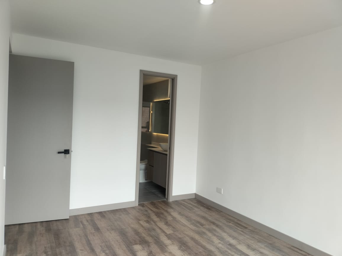 Apartamento en venta en El Poblado, Medellín · foto 7 de 14