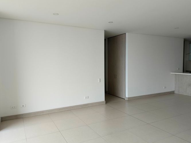 Apartamento de 3 alcobas en arriendo en El Poblado, Medellín, 138 m² · foto 4 de 19