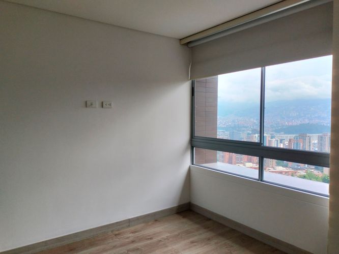 Apartamento de 3 alcobas en arriendo en El Poblado, Medellín, 138 m² · foto 15 de 19