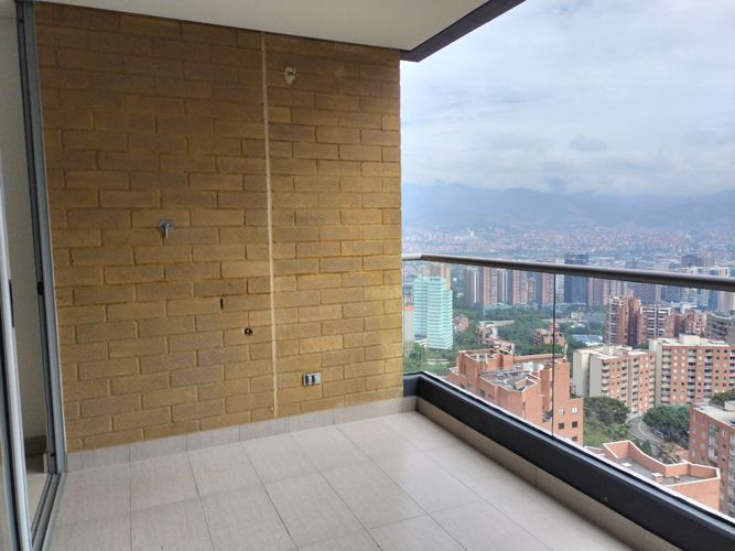 Apartamento de 3 alcobas en arriendo en El Poblado, Medellín, 138 m² · foto 18 de 19