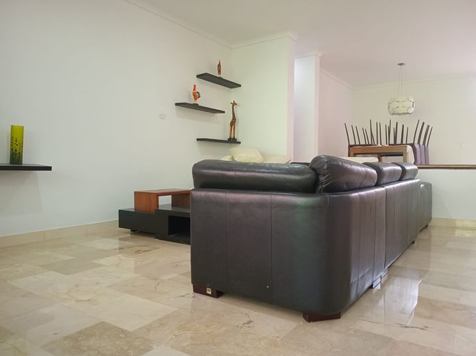 Casa de 4 alcobas en venta en El Poblado, Medellín, 244 m² · foto 3 de 18