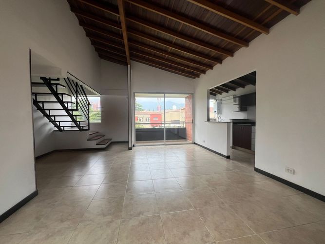 Apartamento de 3 alcobas en arriendo en Cumbres, Envigado, 90 m² · foto 3 de 19