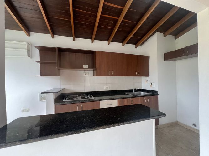 Apartamento de 3 alcobas en arriendo en Cumbres, Envigado, 90 m² · foto 4 de 19