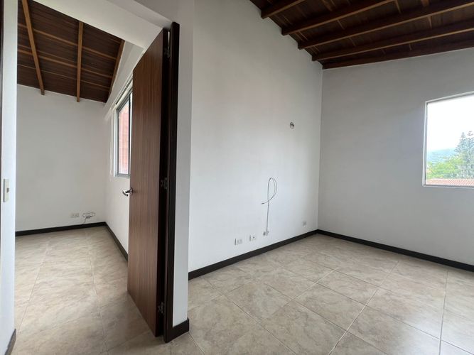 Apartamento de 3 alcobas en arriendo en Cumbres, Envigado, 90 m² · foto 7 de 19