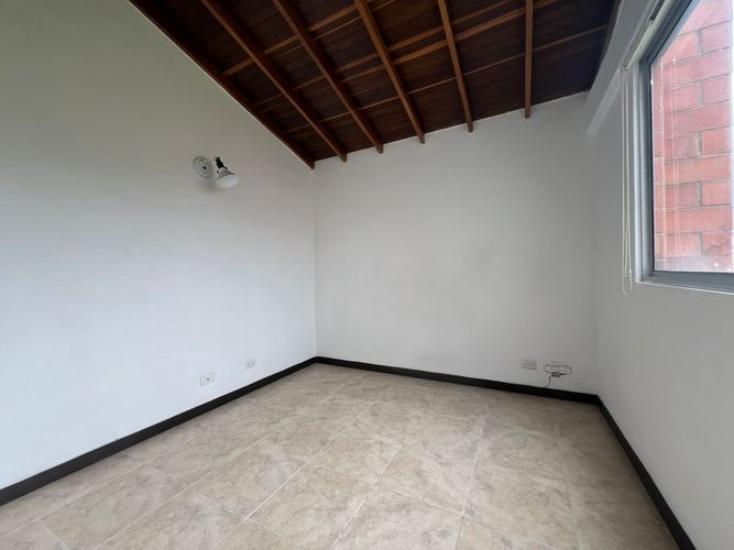 Apartamento de 3 alcobas en arriendo en Cumbres, Envigado, 90 m² · foto 8 de 19