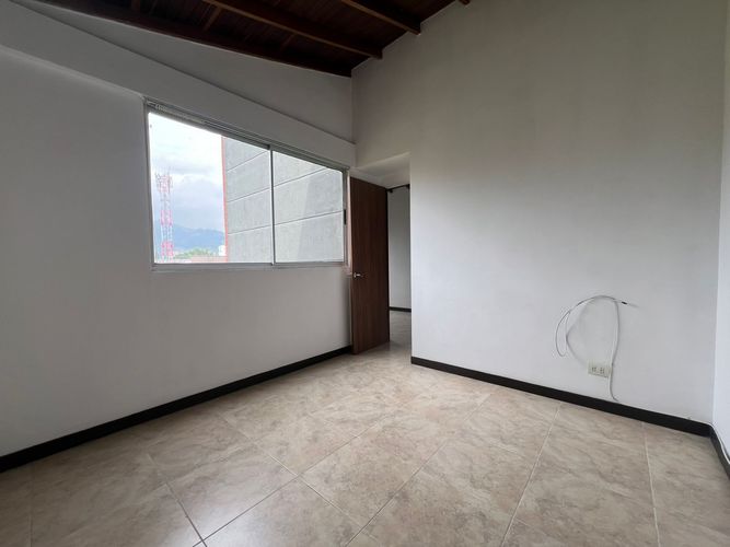 Apartamento de 3 alcobas en arriendo en Cumbres, Envigado, 90 m² · foto 10 de 19