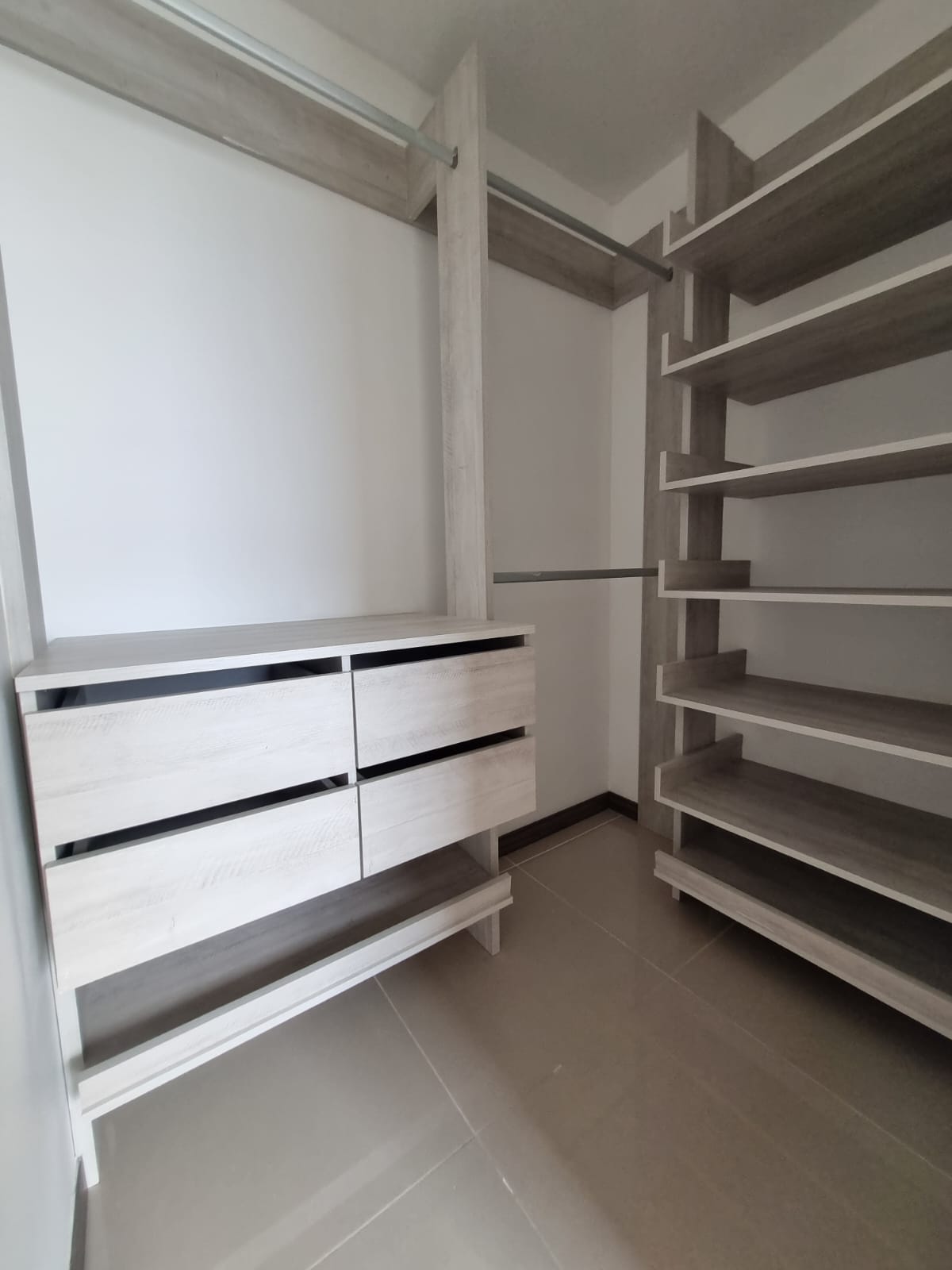 Apartamento en venta en Valle Del Lili, Cali · foto 13 de 18